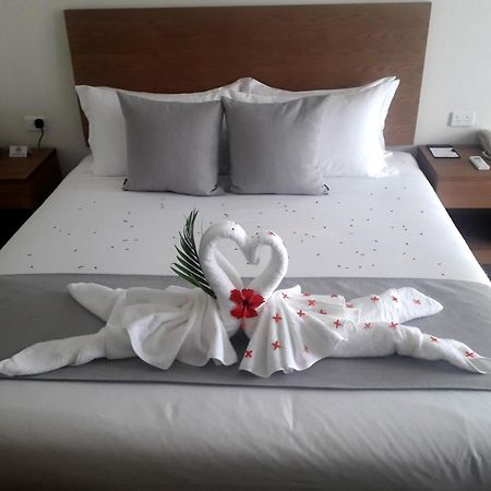 Nalagi Hotel Нанди Экстерьер фото
