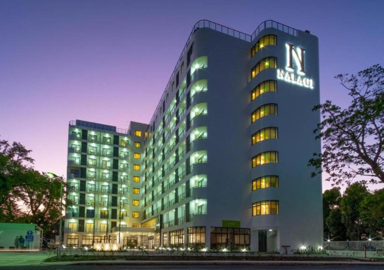 Nalagi Hotel Нанди Экстерьер фото